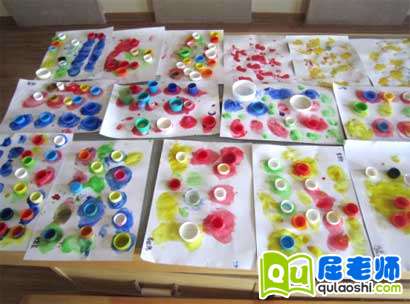中班美术活动教案《奇妙的瓶盖》