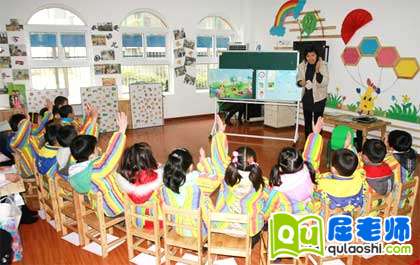 大班音乐游戏教案《传帽游戏舞》