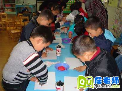 大班美术公开课教案《手指印画》