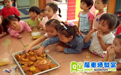 幼儿小班主题教案《中秋》