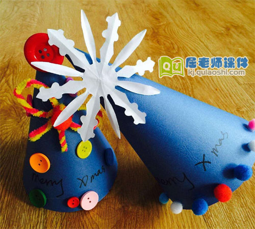 小班艺术手工教案《圣诞帽》图片3